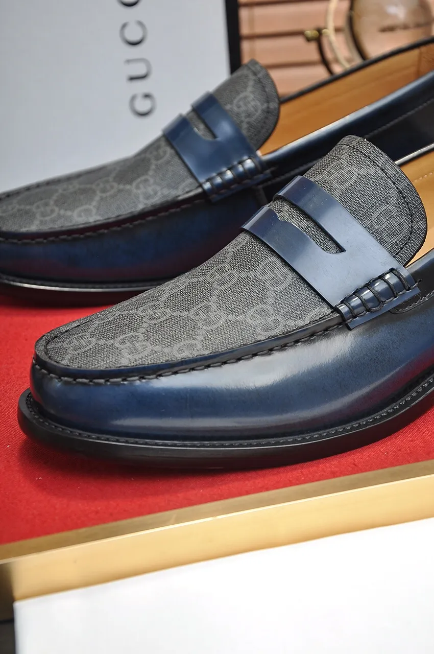 Men's shoes💰560💶Italy's top luxury men's shoe giant (GUCCI) (Gucci) (full cowhide lining) new arrival🍃Original European style🔰 Pleasant to the eye😍In order to make the shoes more durable and non-deformable🌀The production continues to follow traditional methods but there is still no lack of innovation💪Choose original sheepskin for the leather♻️ Smooth and natural And extra bright ⭐Made of imported cowhide, the first choice of rich people 38-45 (45 customized)